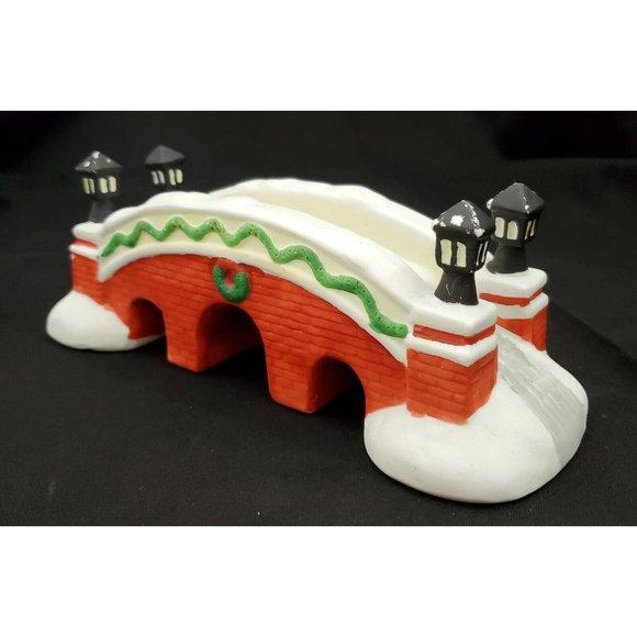 Noma Dickensville COBBLESTONE FOOT BRIDGE w/lanterns Christmas Village accessory - Picture 1 of 5